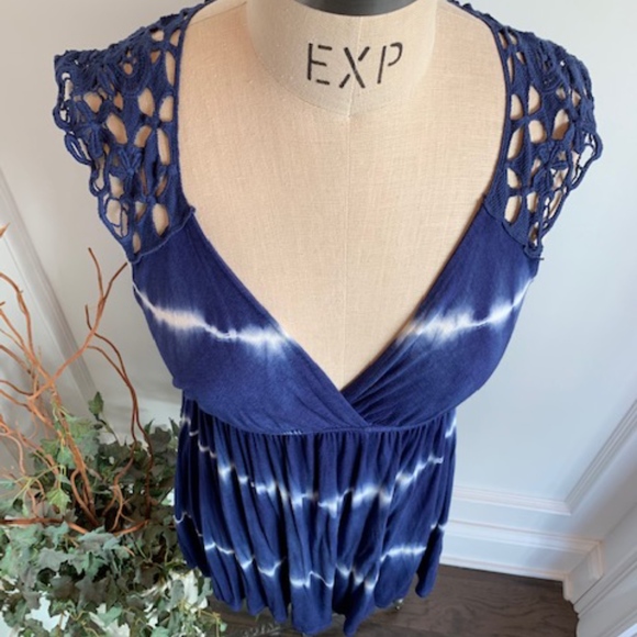 Forever 21 Women's Deep V-neck Tie Dye Top - Picture 8 of 8